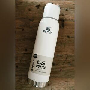 Stanley 25Oz. Adventure To go Bottle- Polar. NWT